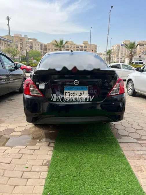 نيسان صنى 2018 أسود مستعملة للبيع - 2