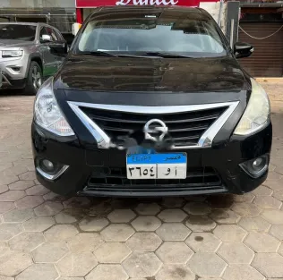 نيسان صنى 2018 أسود مستعملة للبيع