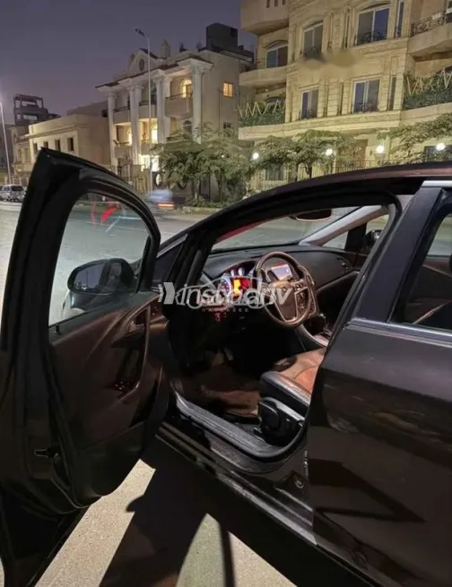 اوبل أسترا 2016 أبيض مستعملة للبيع - 3