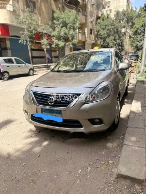 نيسان صنى 2013 ذهبي مستعملة للبيع - 2
