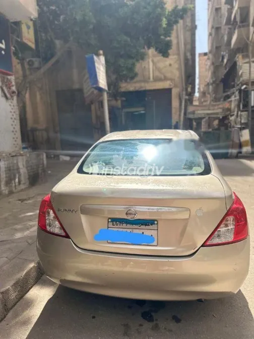 نيسان صنى 2013 ذهبي مستعملة للبيع - 3