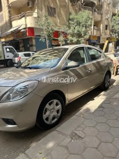 نيسان صنى 2013 ذهبي مستعملة للبيع - 6