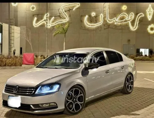 فولكس فاغن باسات 2011 فضي مستعملة للبيع - 1