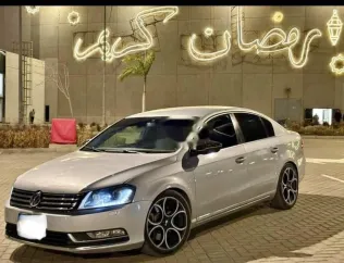 فولكس فاغن باسات 2011 فضي مستعملة للبيع