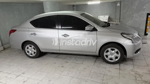 نيسان صنى 2025 أبيض مستعملة للبيع - 2