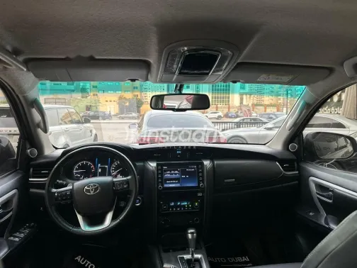 تويوتا فورتشنر 2022 ذهبي مستعملة للبيع - 5