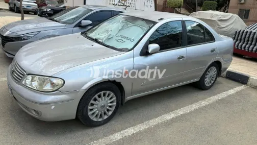 نيسان صنى 2008 فضي مستعملة للبيع - 2