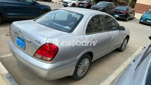 نيسان صنى 2008 فضي مستعملة للبيع - 7