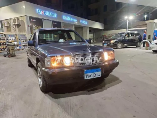 مرسيدس 190 1991 أزرق غامق مستعملة للبيع - 2