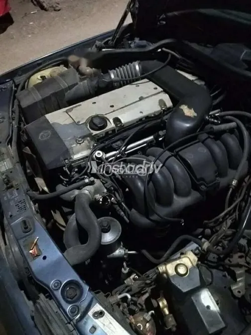 مرسيدس 190 1991 أزرق غامق مستعملة للبيع - 8