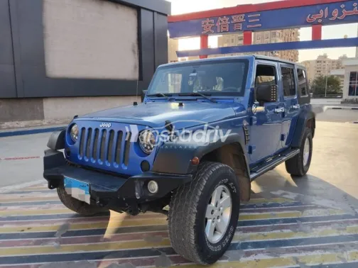 جيب رانجلر 2010 أزرق غامق مستعملة للبيع - 1