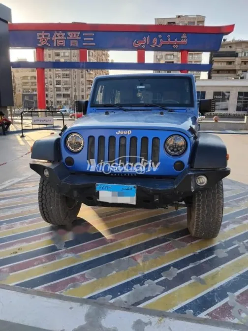 جيب رانجلر 2010 أزرق غامق مستعملة للبيع - 3