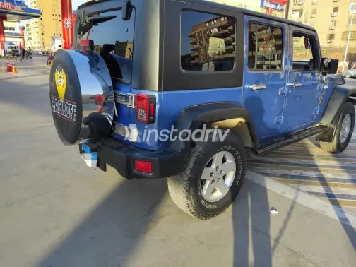 جيب رانجلر 2010 أزرق غامق مستعملة للبيع - 4