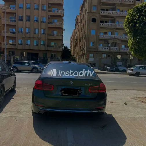 بي ام دبليو 318 2018 أبيض مستعملة للبيع - 2