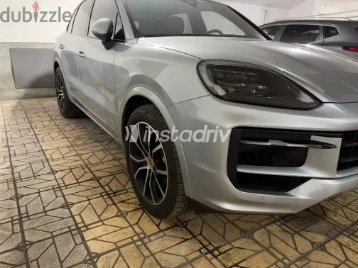 بورش كايين 2022 أبيض مستعملة للبيع - 1