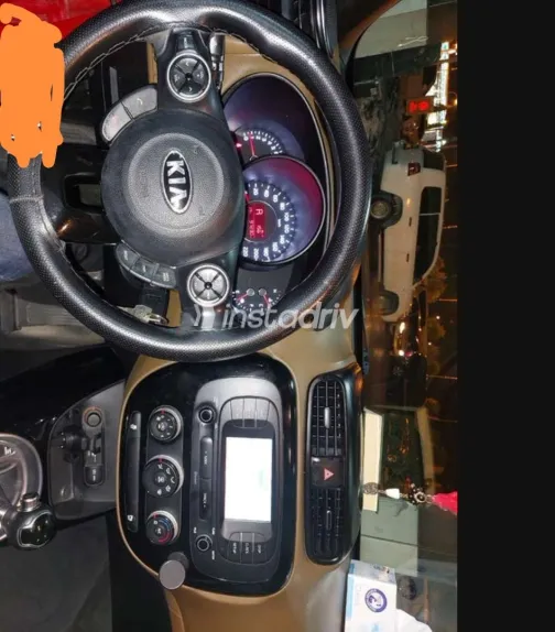 Kia Soul 2017 White Used for Sale - 8