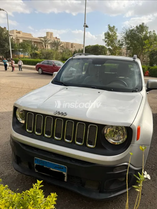 جيب رينيجيد 2018 أبيض مستعملة للبيع - 1