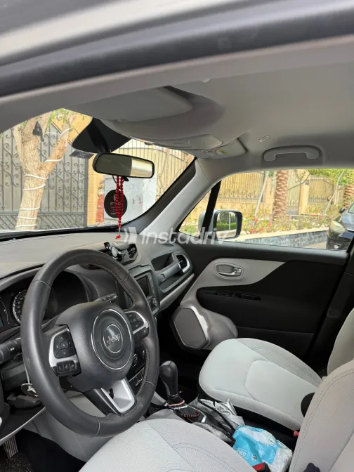 جيب رينيجيد 2018 أبيض مستعملة للبيع - 2