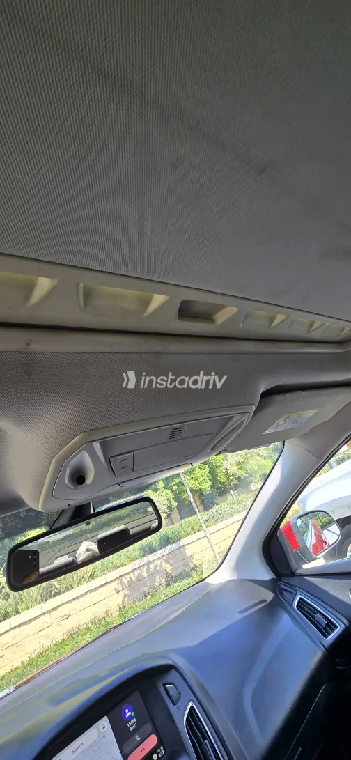 Ford Focus 2018 White Used for Sale - 1