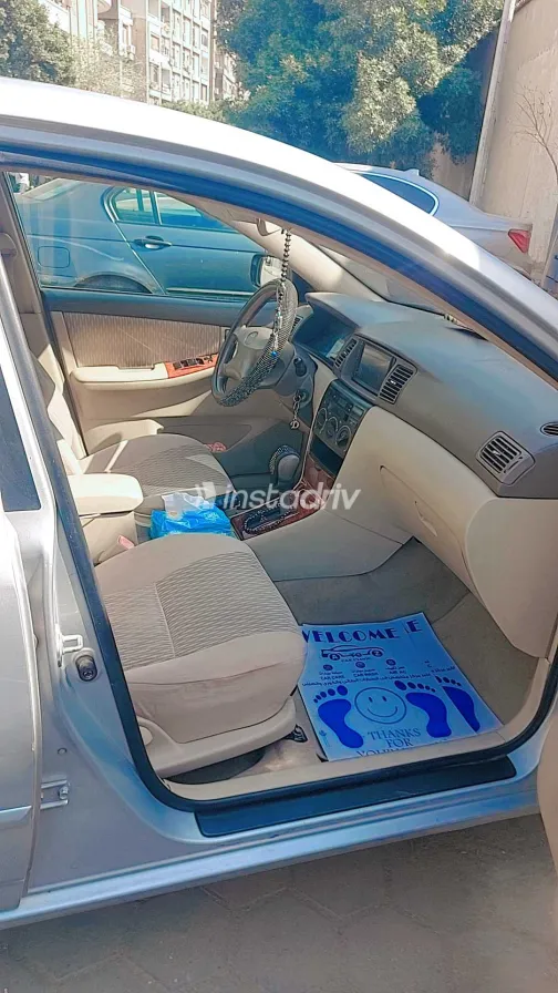 Toyota Corolla 2005 White Used for Sale - 2