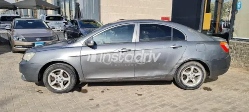 جيلي امجراند X7 2014 رمادي مستعملة للبيع - 2