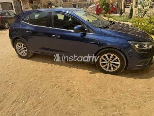 رينو ميجان 2017 أبيض مستعملة للبيع - 5