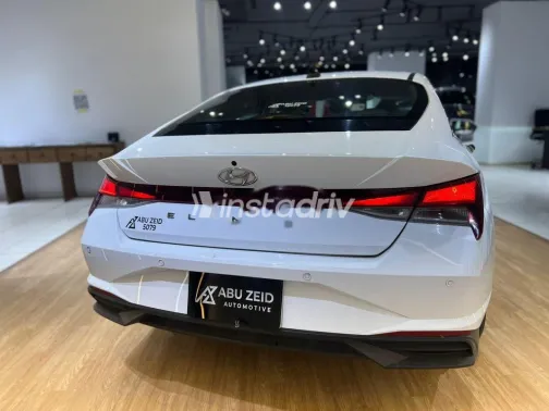 هيونداي إلنترا 2022 أبيض مستعملة للبيع - 5