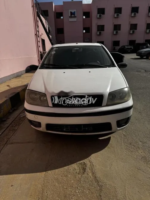 فيات بونتو 2006 أبيض مستعملة للبيع - 1