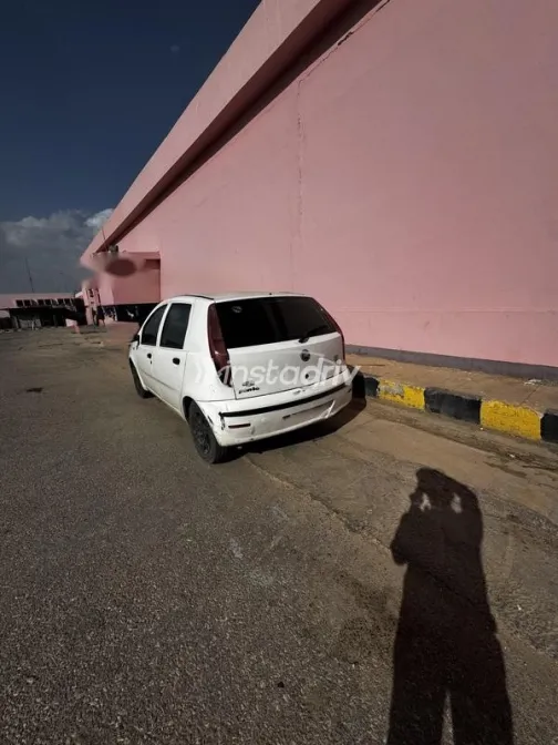 فيات بونتو 2006 أبيض مستعملة للبيع - 3