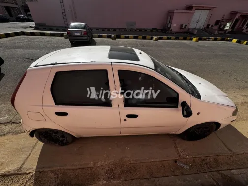 فيات بونتو 2006 أبيض مستعملة للبيع - 5