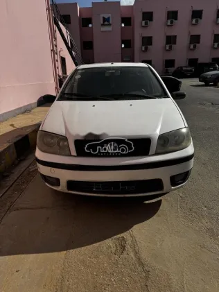 فيات بونتو 2006 أبيض مستعملة للبيع
