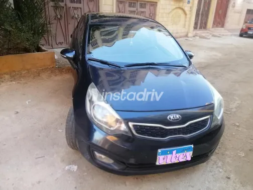 كيا ريو 2013 أزرق غامق مستعملة للبيع - 5