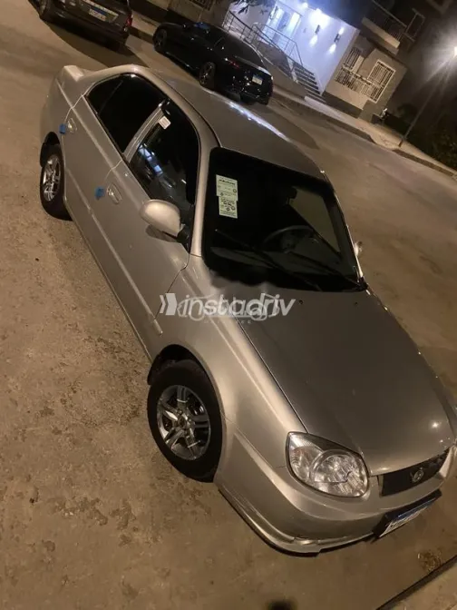 Hyundai Verna 2012 Silver Used for Sale - 7