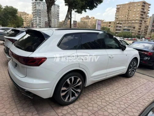 فولكس فاغن طوارق 2026 أبيض مستعملة للبيع - 3