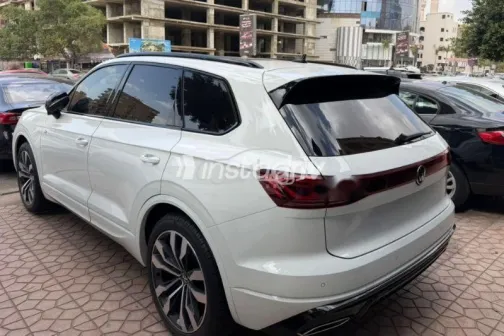 فولكس فاغن طوارق 2026 أبيض مستعملة للبيع - 4