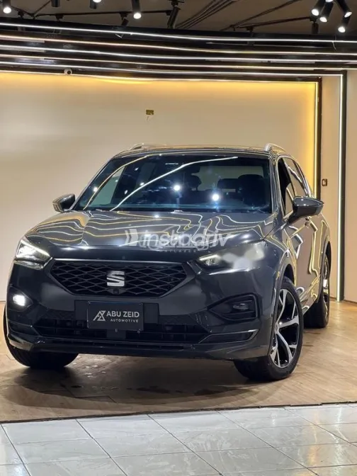 Seat Tarraco 2024 Gray Used for Sale - 4