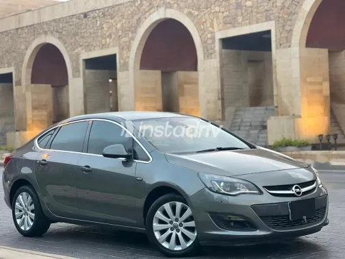 اوبل أسترا 2017 أبيض مستعملة للبيع - 2