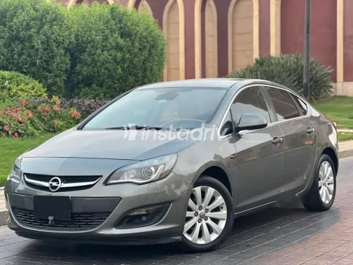 اوبل أسترا 2017 أبيض مستعملة للبيع - 5