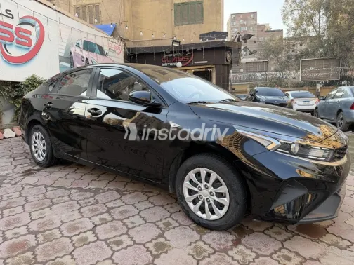 كيا سيراتو 2022 أسود مستعملة للبيع - 2