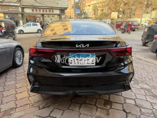 كيا سيراتو 2022 أسود مستعملة للبيع - 3