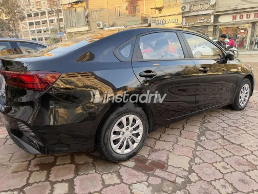 كيا سيراتو 2022 أسود مستعملة للبيع - 4