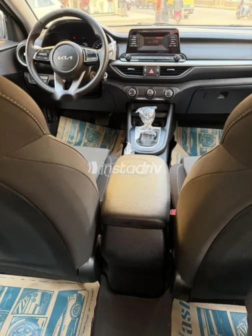 كيا سيراتو 2022 أسود مستعملة للبيع - 8