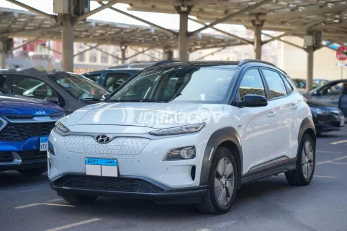 Hyundai Kona 2020 White Used for Sale - 3