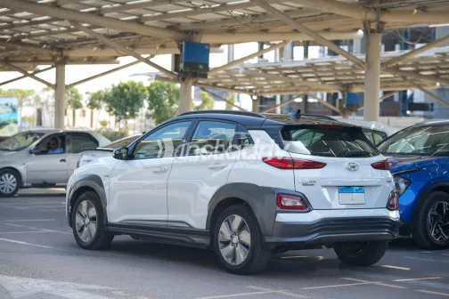 Hyundai Kona 2020 White Used for Sale - 7