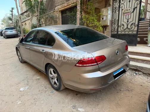 فولكس فاغن باسات 2017 أبيض مستعملة للبيع - 4