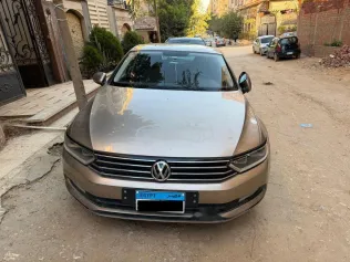 فولكس فاغن باسات 2017 أبيض مستعملة للبيع