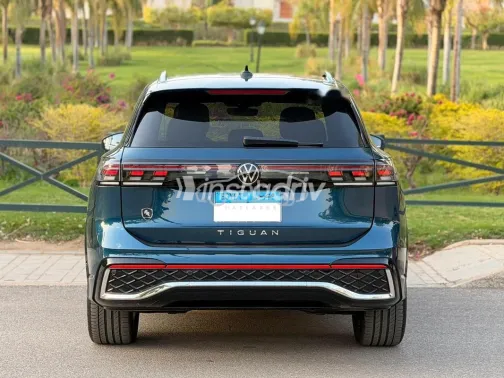 فولكس فاغن تيجون 2024 أزرق غامق مستعملة للبيع - 4