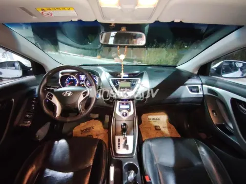 هيونداي افانتي 2012 أبيض مستعملة للبيع - 5