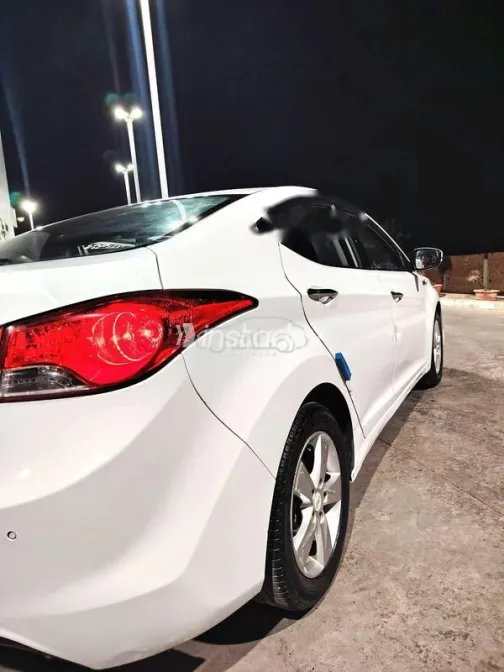 هيونداي افانتي 2012 أبيض مستعملة للبيع - 9