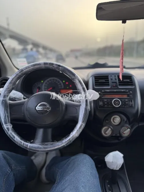 نيسان صنى 2014 فضي مستعملة للبيع - 3